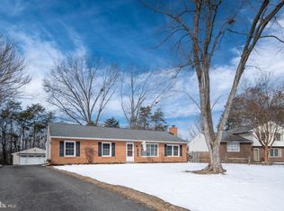 10412 Hillside Ln, Fredericksburg, VA 22408