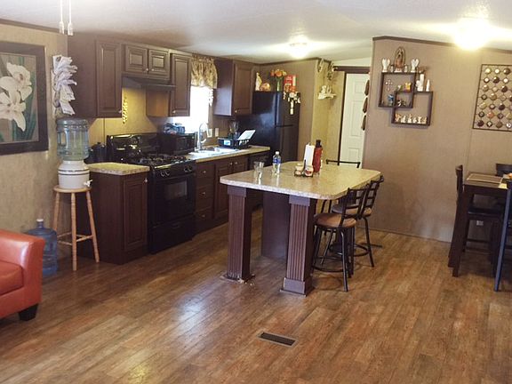 5th image of 715 Meadowlark Dr