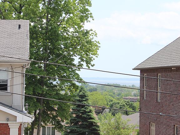 4th image of 139 Overlook Ave