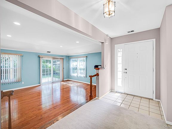 5th image of 188 Lakebridge Drive N