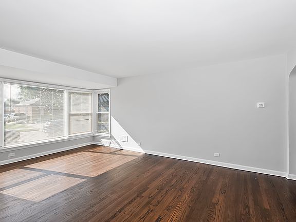 5th image of 9859 S Sawyer Ave