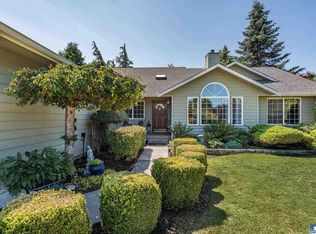 33 W Bedinger Rd, Sequim, WA 98382