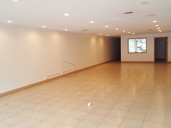 2nd image of 37 E 3rd Ave