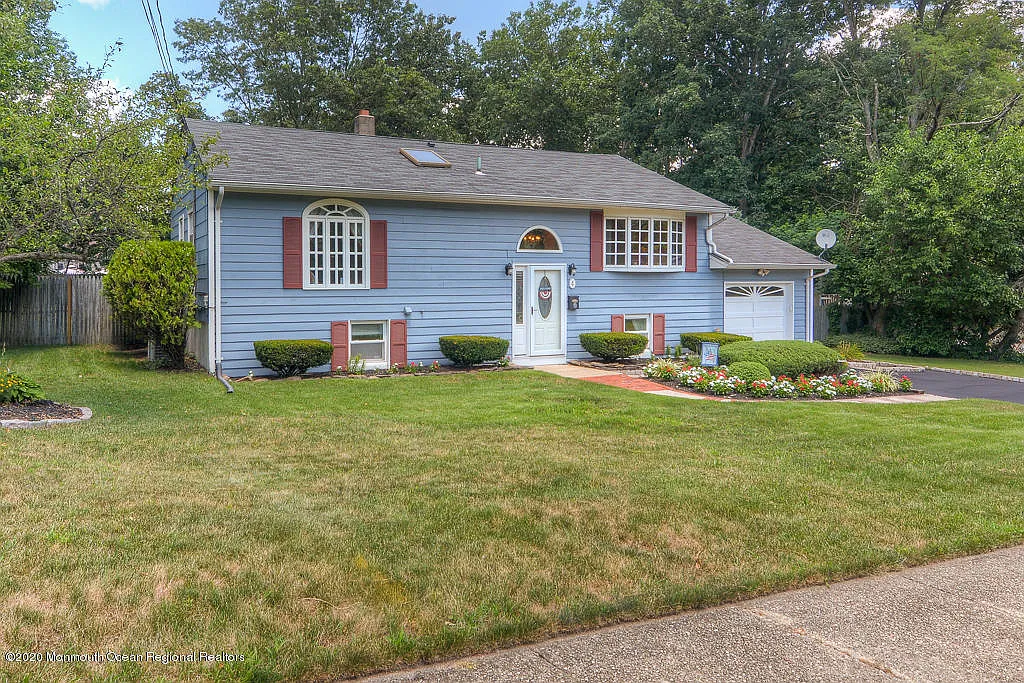 4 Southgate Dr photo 1