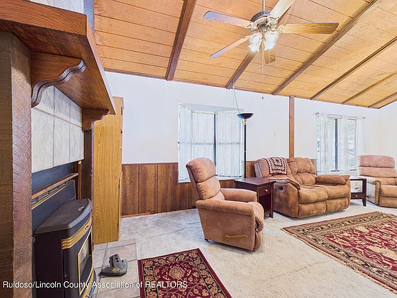 4th image of 208 Chaves Rd