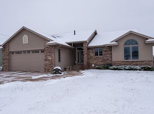 211 Park Dr, Lewiston, MN 55952