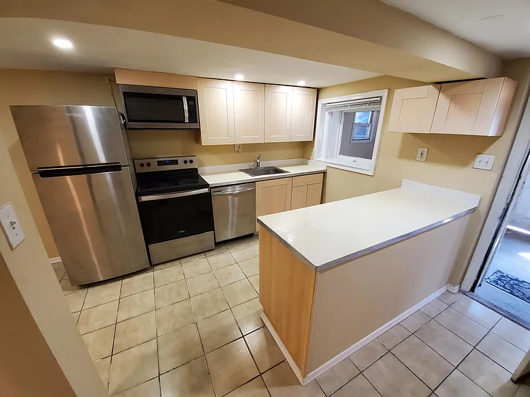 1657 Newton St NW #B — Photo 3