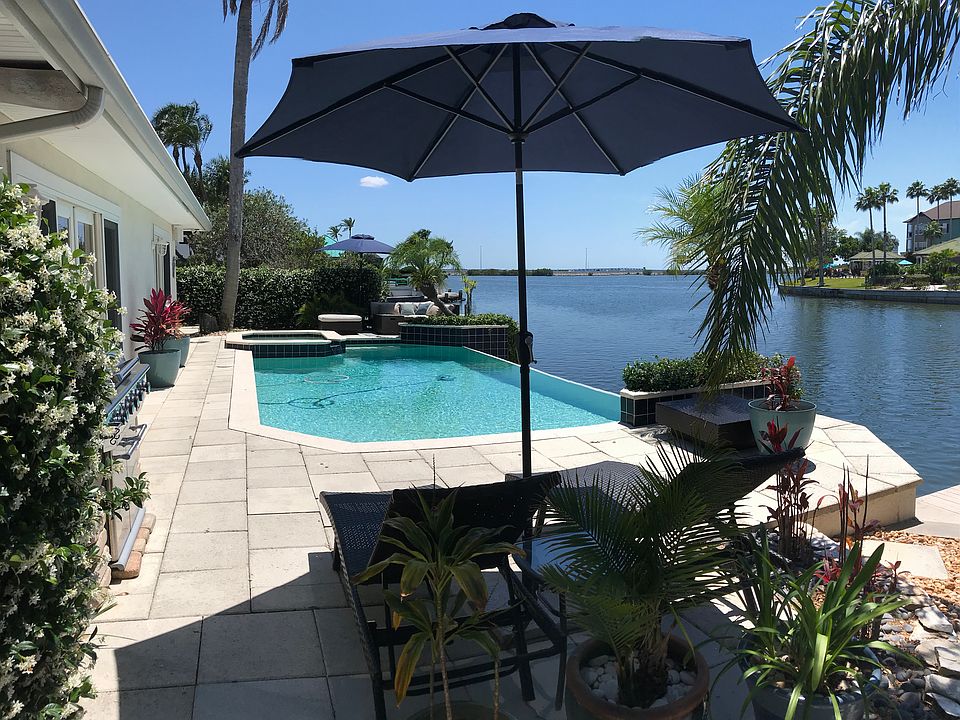 2nd image of 3904 Americana Dr