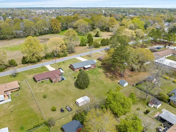 707 S 12th St, Lanett, AL 36863