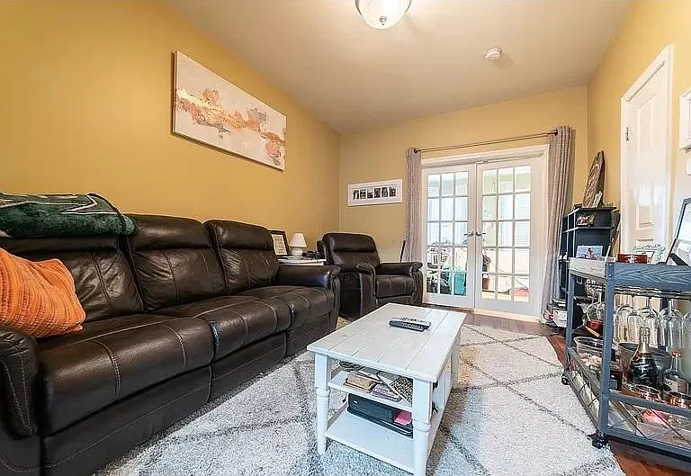 Living Room looking toward bedroom - Room is not grey