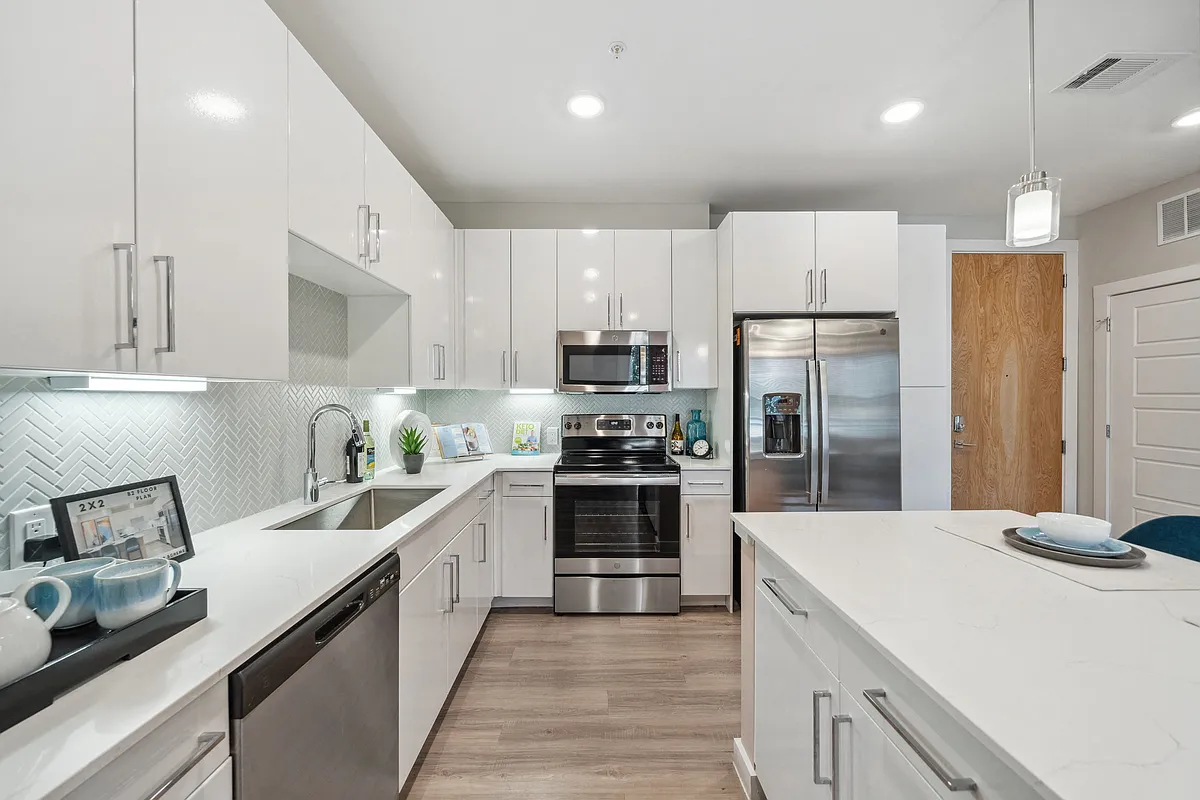 Building Photo - The Bromley at Brighton Crossing