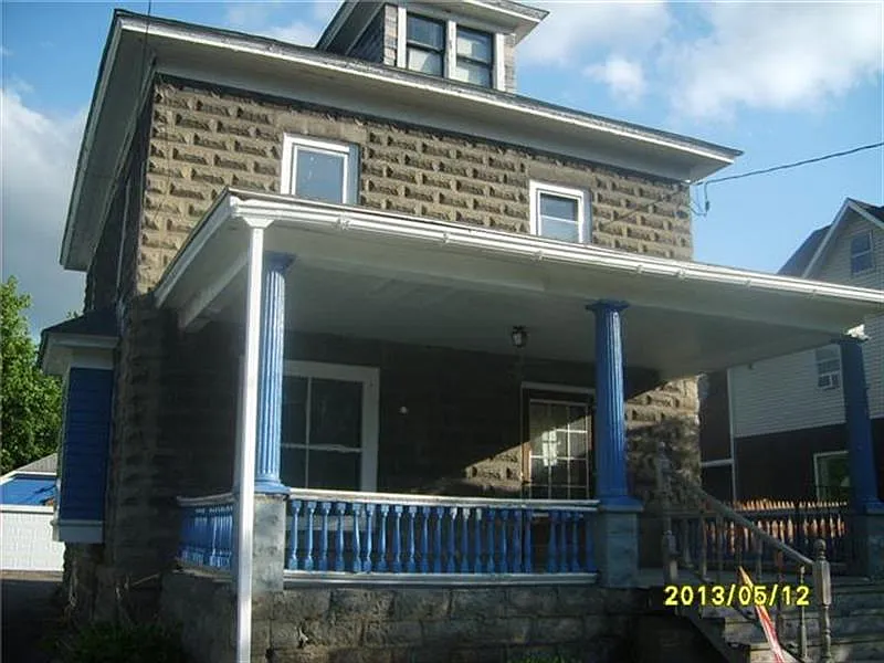 715 W Church St photo 1