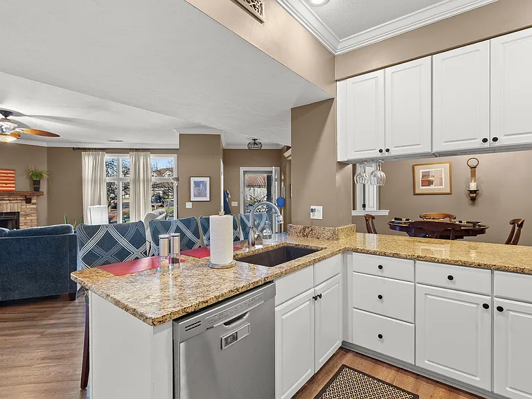 106 Oxford Dr #8 — Photo 10