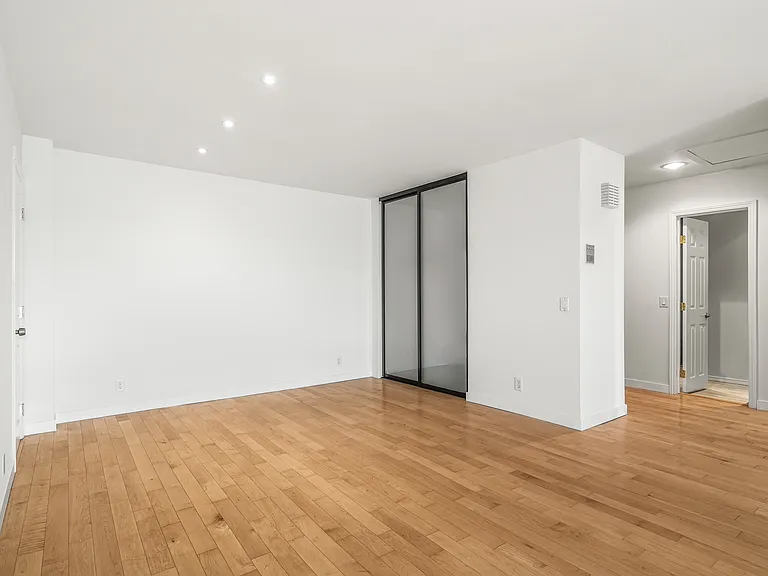 10747 Wilshire Blvd #1006 — Photo 5
