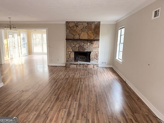 4th image of 4629 S Woodlake Ln SE