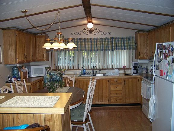 2nd image of 240 Fawn Cir