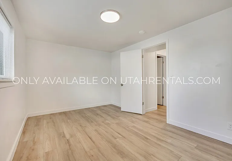 1535 S 450th St E — Photo 14