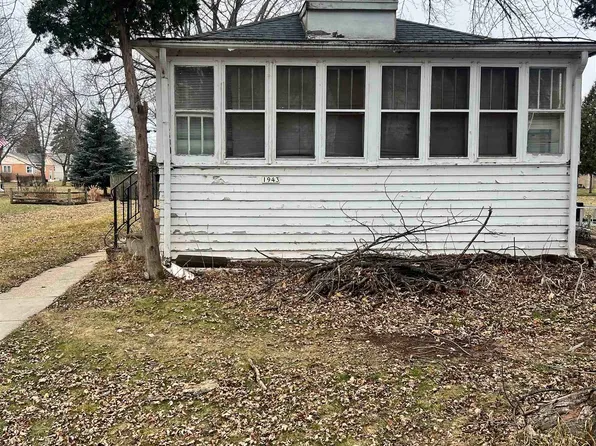 1943 Minnesota St, Oshkosh, WI 54902