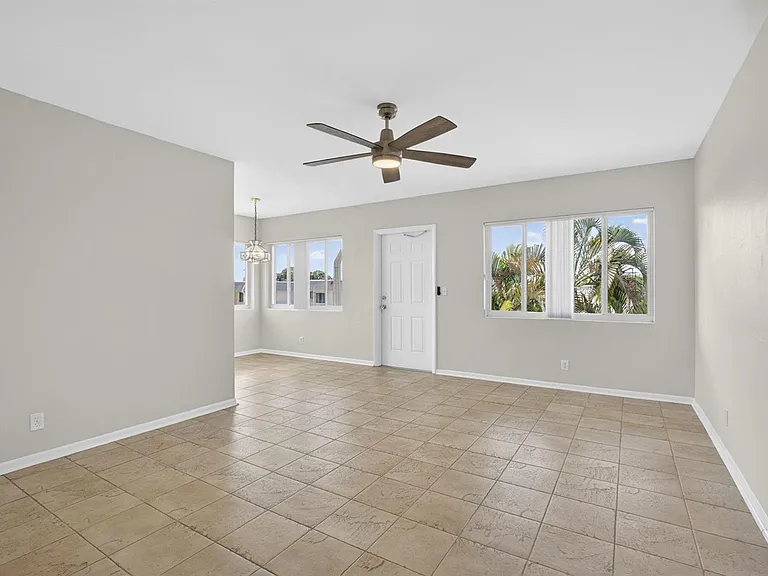 3402 Cynthia Ln #201 — Photo 8
