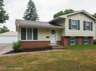 3614 Bel Aire Rd, Des Moines, IA 50310