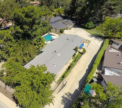 3rd image of 1641 E Hillcrest Dr