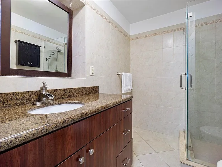 161 SE 5th Ct — Photo 31