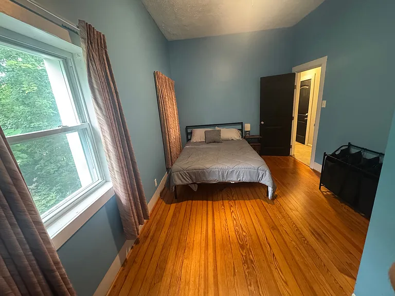 1316 Hazen St — Photo 9