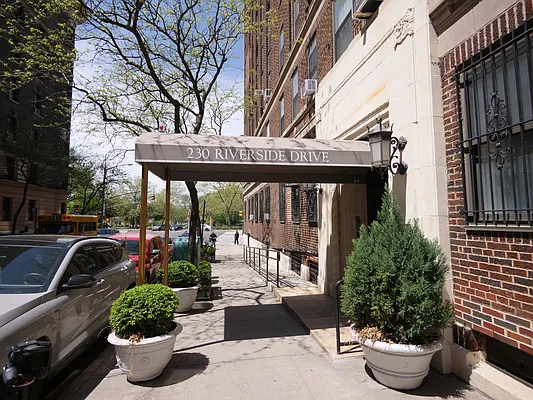 Rented by Compass | media 19