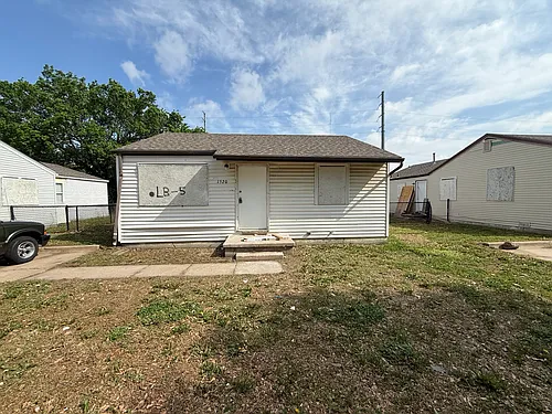 1526 E Arnold St Photo 1 1526 E Arnold St Photo 1