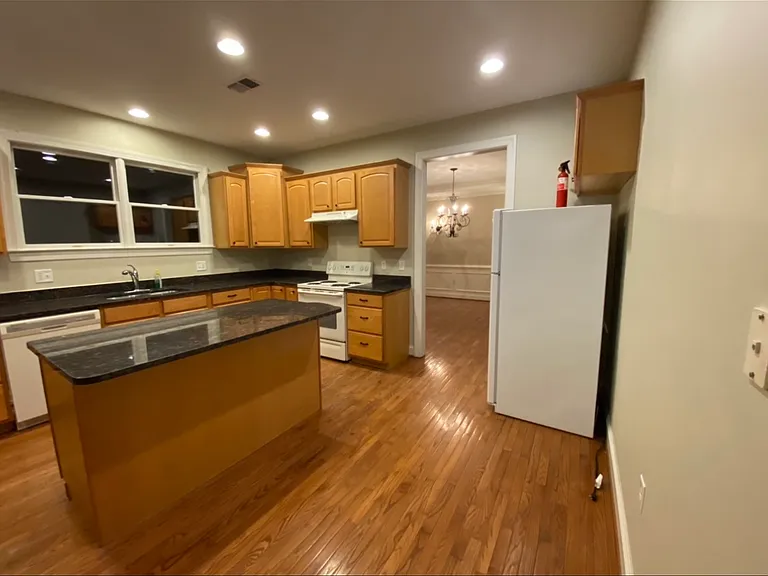 10824 Anderson Dr — Photo 16