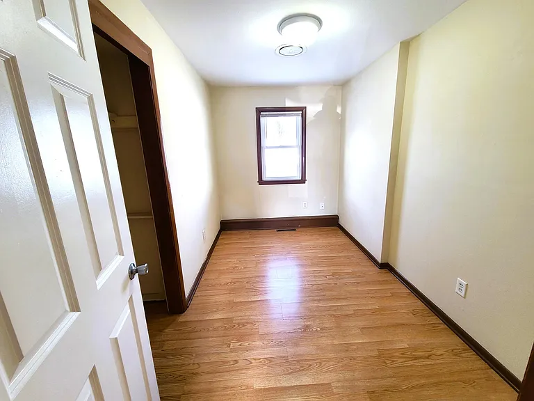 117 6th Ave NE #1 — Photo 10