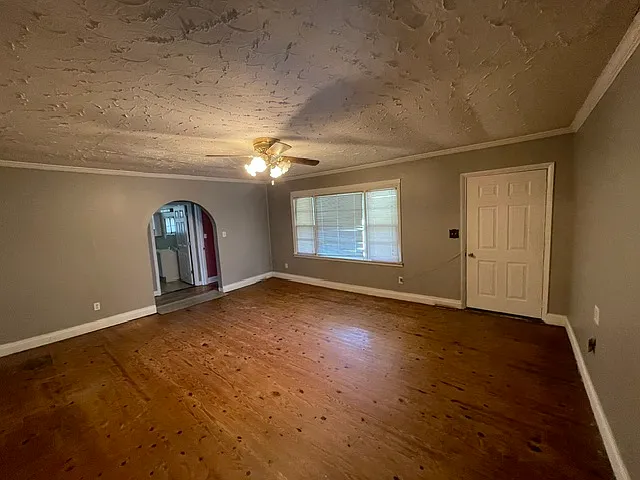 670 Emily Ln — Photo 7