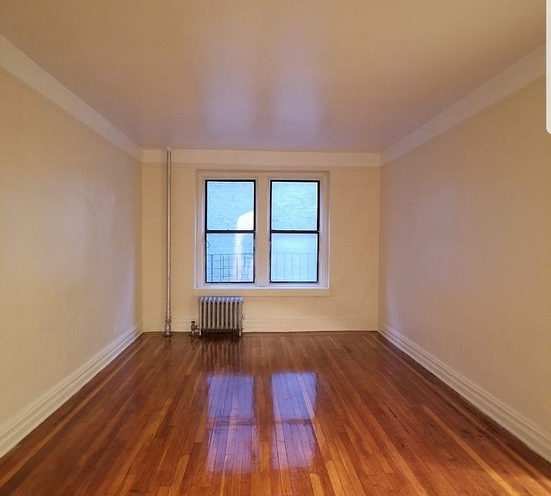 2nd image of 2110 Westbury Ct APT 5D