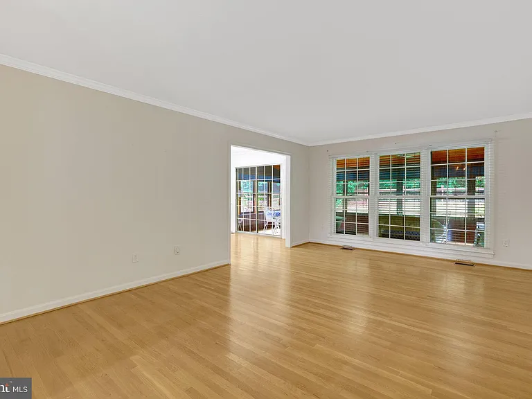 615 Kearney Ct SW — Photo 15