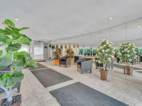 5th image of 570 Proudfoot Ln #912