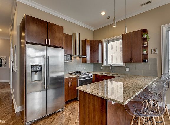 5th image of 2414 W Cortez St APT 3