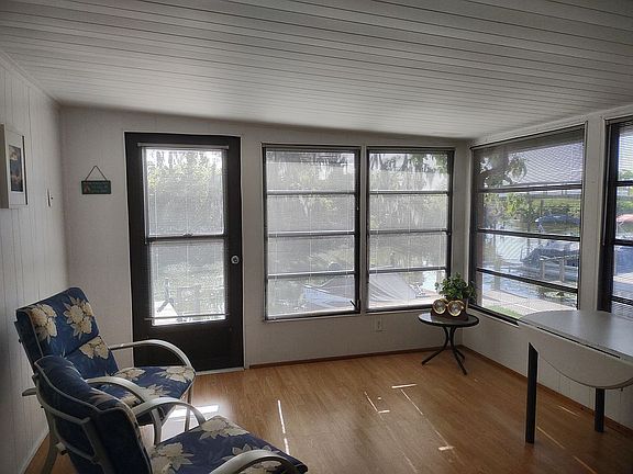 5th image of 79 Lake Griffin Dr