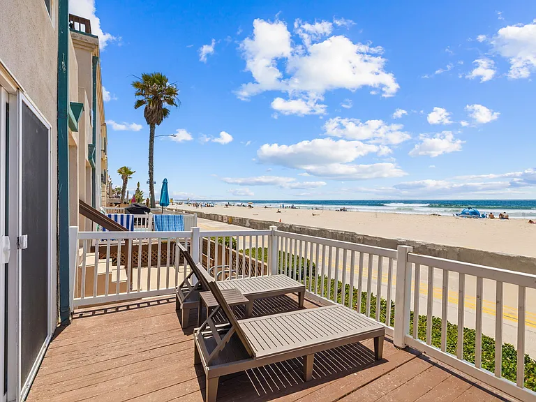 3255 Ocean Front Walk — Photo 4