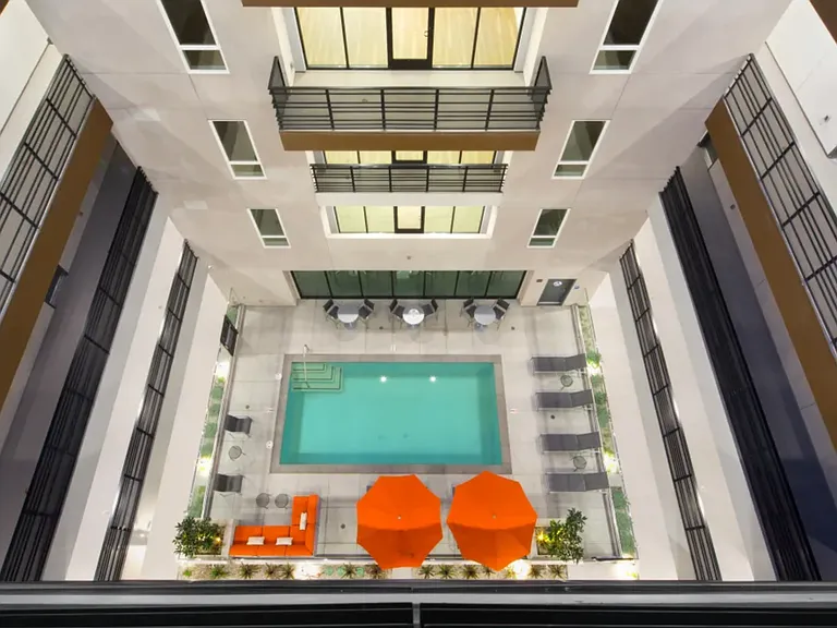 Maya Apartments at 535 Kingsley Dr in Los Angeles — Photo 20