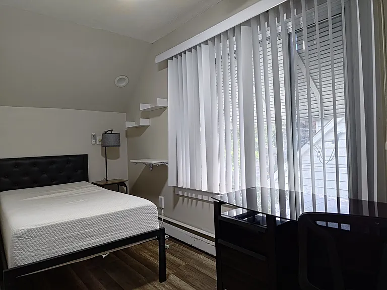 21 Manila Ave — Photo 10
