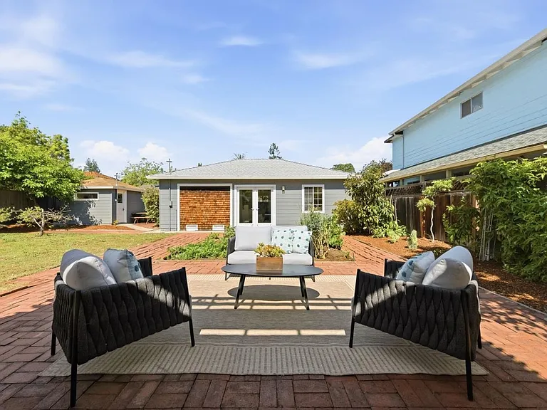 410 Wilton Ave — Photo 17