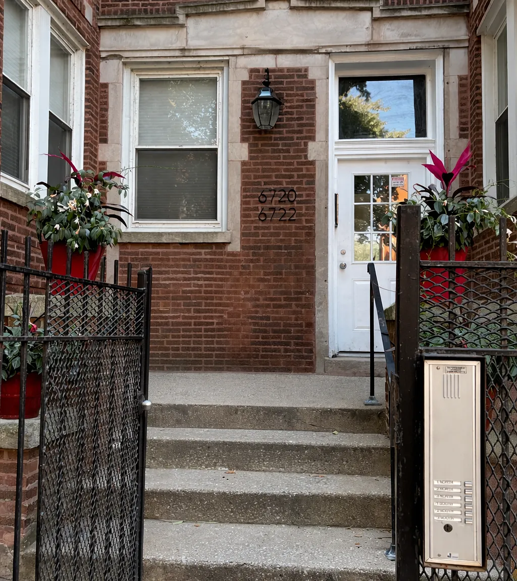 3 bed, 1.5 bath, 1400 sqft, $2,150 — Photo 1