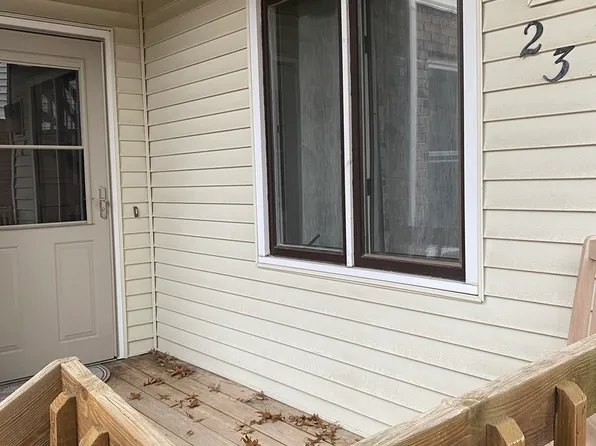 903 N Linden St APT 23, Normal, IL 61761