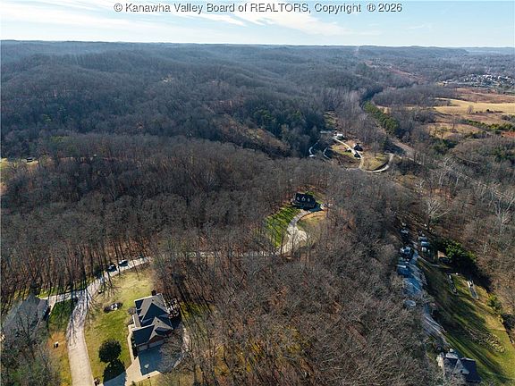 3rd image of 160 Colonial Dr