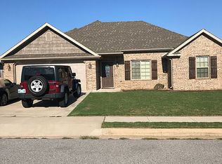 956 Stone St, Cave Springs, AR 72718