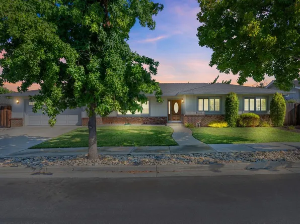 1050 Juniper Dr, Hollister, CA 95023