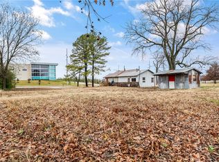 4577 SW Regional Airport Blvd, Bentonville, AR 72713