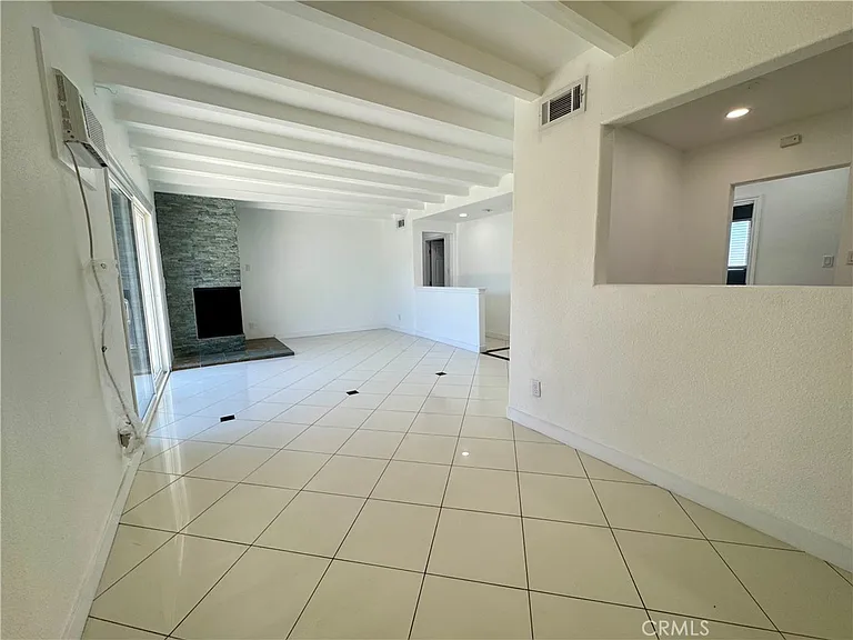 1211 N Siesta St — Photo 6