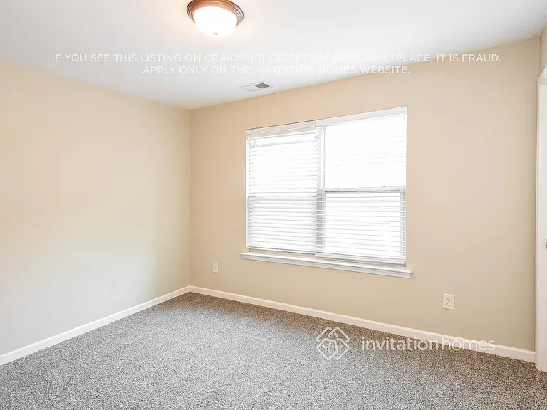 526 Crestmont Ln — Photo 12