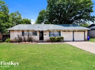 612 Mesa Dr, Euless, TX 76040